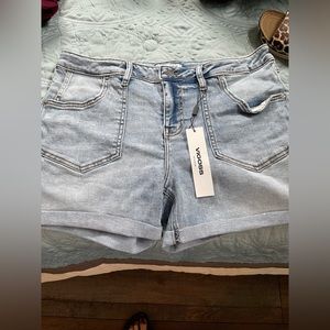Marley mid rise roll cuff shorts